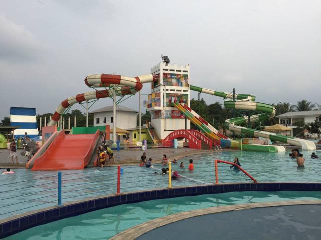 Hexaklin Pembersih Kerak Hitam Keramik Kamar Mandi Paling Ampuh 2 Botol