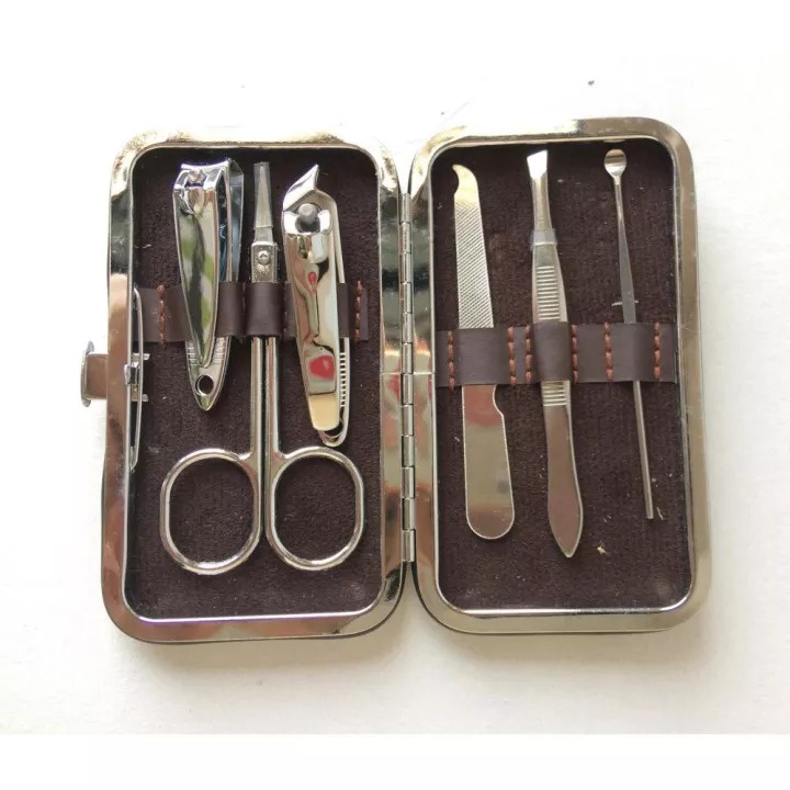 Set Manicure Pedicure Nail Art Alat Perawatan Kuku Gunting Kuku dan Pembersih Kuku Manicure Pedicure 6 in 1