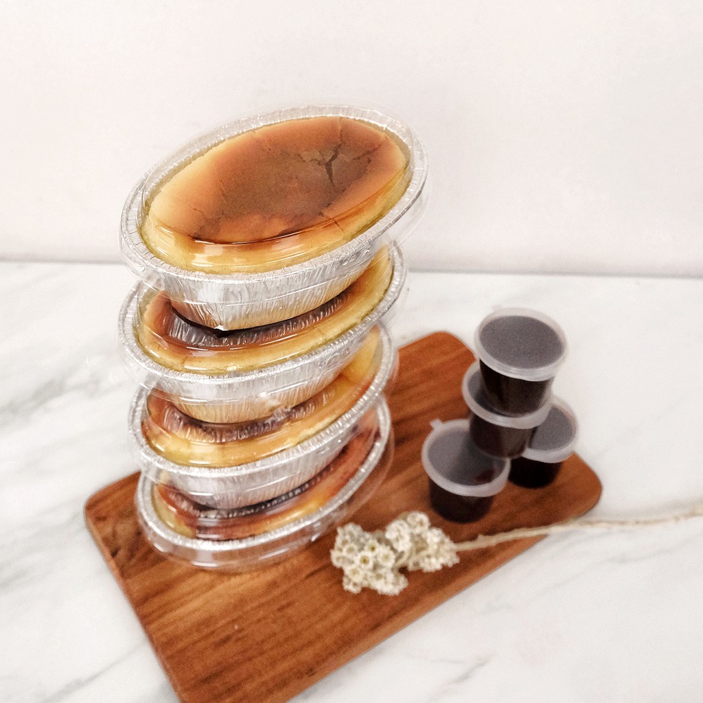 

ORIGINAL BOX ( 4 BASQUE CHEESE CAKE + 4 CHOCOLATE SAUCES) / CHEESE LAND