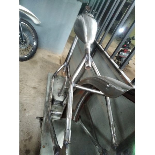 paketan rangka chopper tangki spakbor. pnp mesin Yamaha scorpio.honda tiger dll bahan tebal kualitas