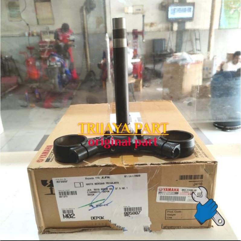 SEGITIGA BAWAH R15 VVA V3 ORIGINAL YAMAHA