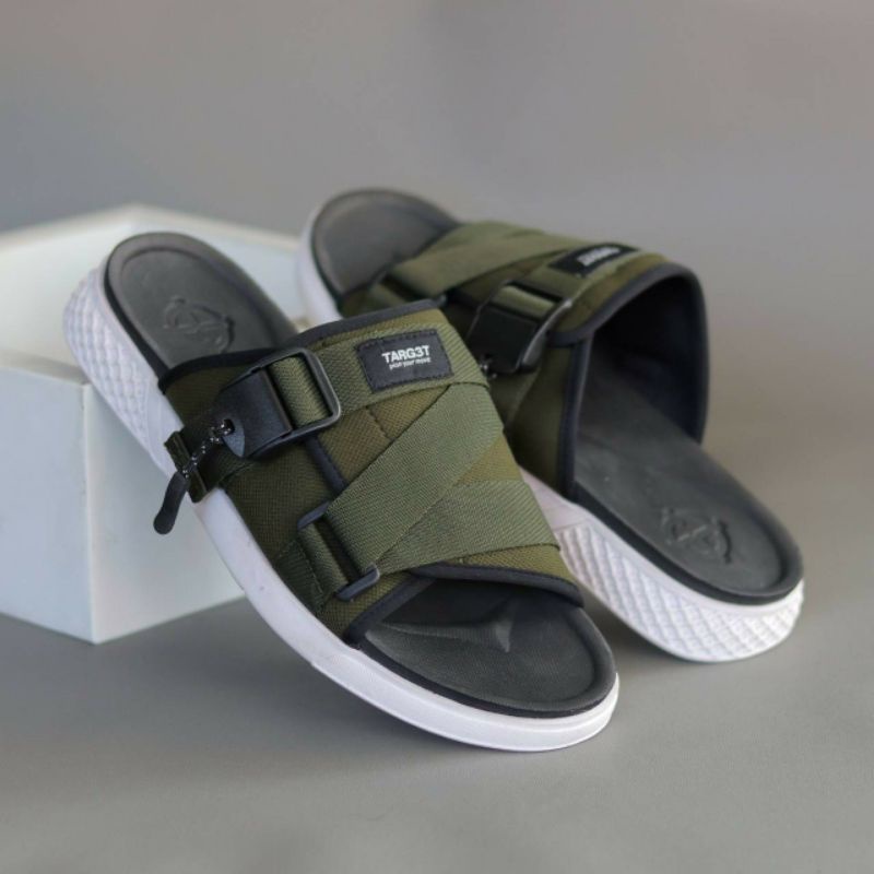 Sandal Pria Casual Terbaru Ringan Anti Slip Sendal Slide Santai Traveling Kekinian Keren