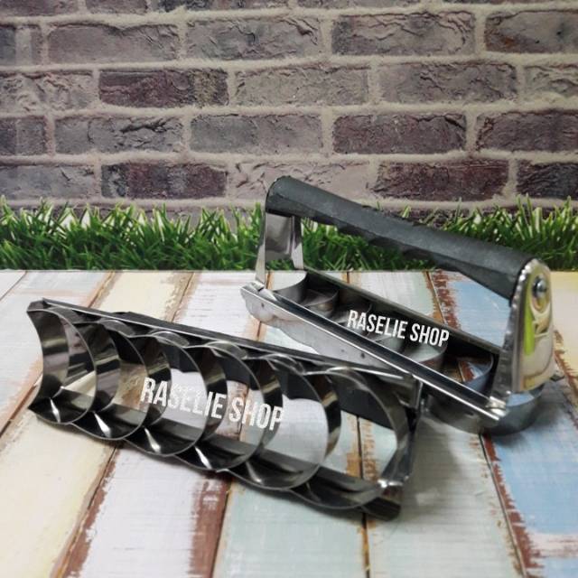 Cetakan Kue Kering Bulan Sabit Putri Salju Cookies Cutter Gagang Plastik