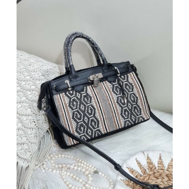 RIRINA TAS TENUN NTT, TAS ETNIK, HAND BAG TENUN, HAND BAG ETNIK, TAS KULIT ASLI, TAS TENUN MURAH