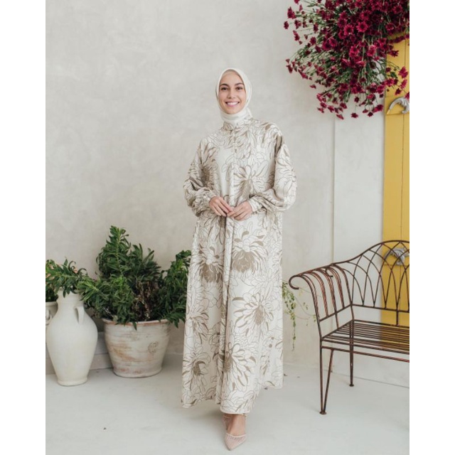 Valerie Dress by Wearing Klamby color Gravel