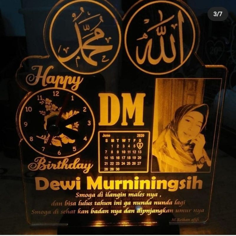 Jam Akrilik Custom Kado Pernikahan Spesial