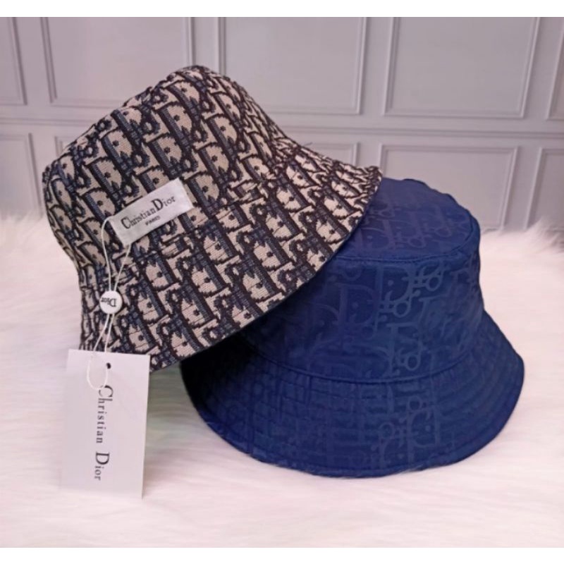 Bucket hat/topi Christian Dior Bisa bolak balik