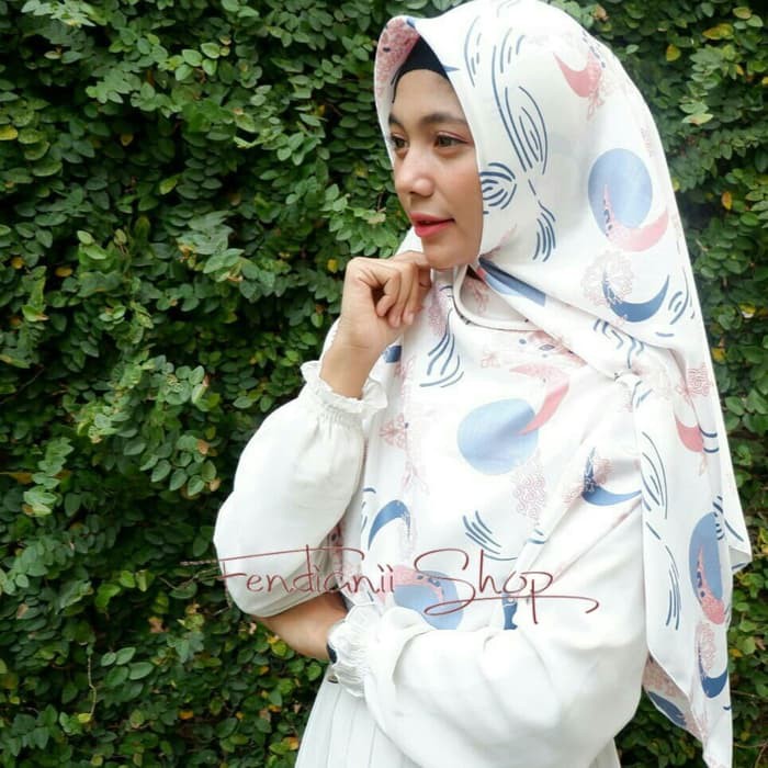 JILBAB / HIJAB SEGI EMPAT MAXMARA MOTIF BIULAN