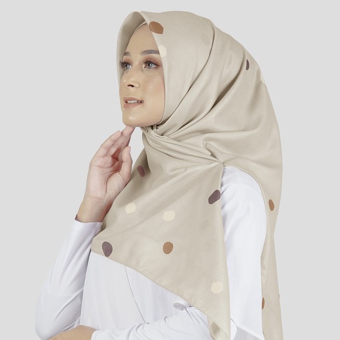 Jilbab Segiempat Elzatta Kaila Voal Premium Series-Rayna - Cream