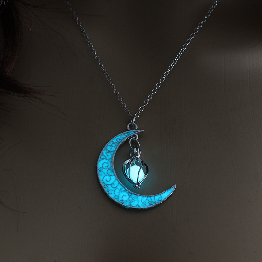 Kalung Rantai Liontin Bulan Sabit Hollow Luminous Untuk Wanita