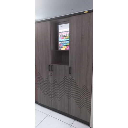LEMARI PAKAIAN PINTU 3 ROMARO LPP 37