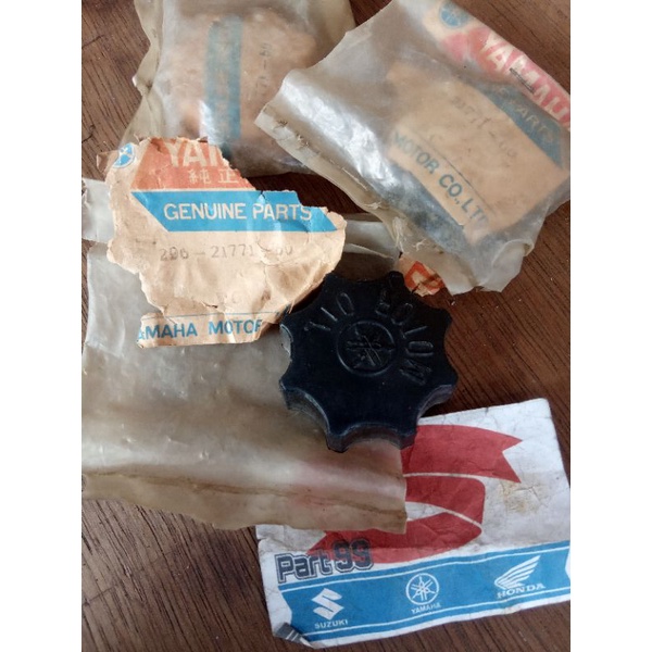 tutup cover tangki botol oli samping yamaha v75 v80 v 75 80 original