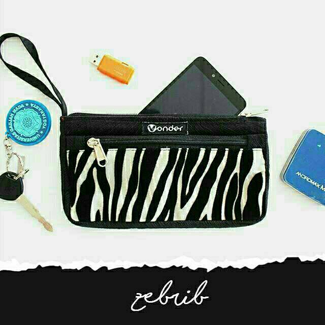 

Wonder Pouch - Tempat Pensil - dompet - beludru - motif