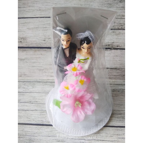 boneka patung pengantin wedding untuk hiasan kue pernikahan mahar dan topper preloved harga  murah.