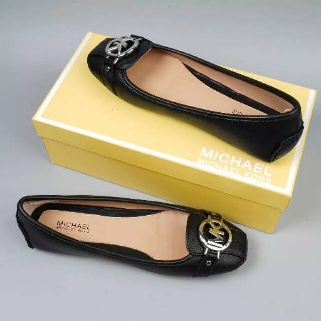 Sepatu Michael Kors