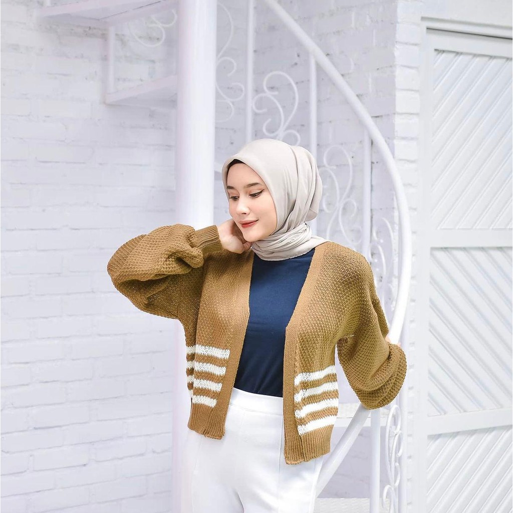 TokoMilkan - Cardigan Outer Rajut Wanita YURIE CARDY | Cardy Outer Rajut Wanita