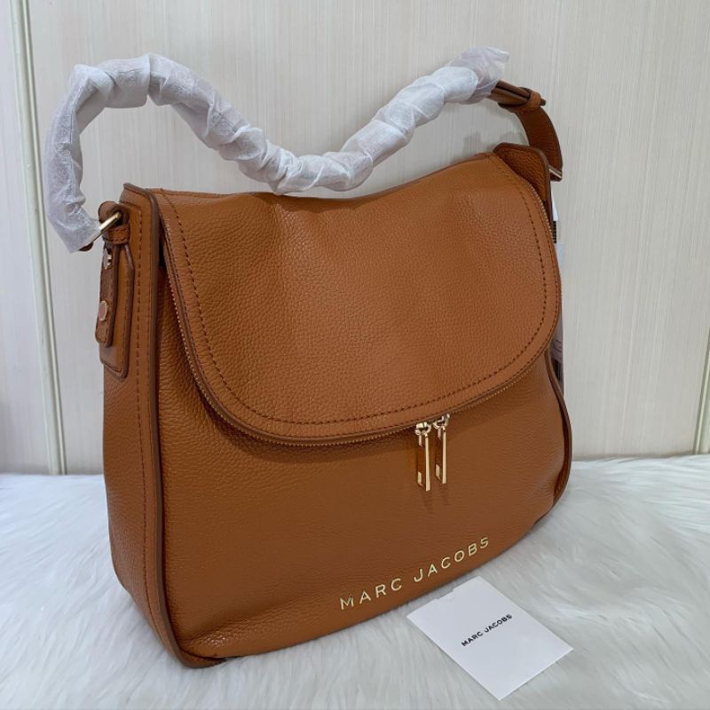 MARC JACOBS HOBO GROOVE SMOKED ALMOND