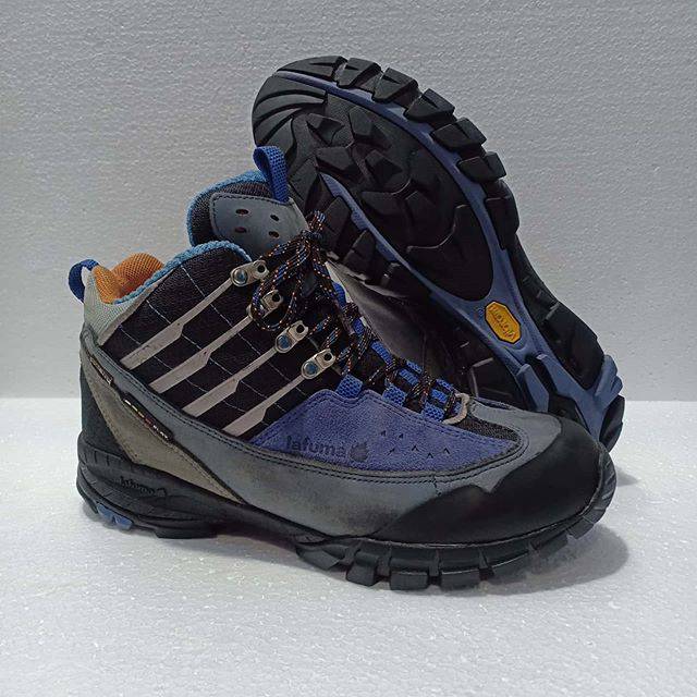 Sepatu gunung lafuma