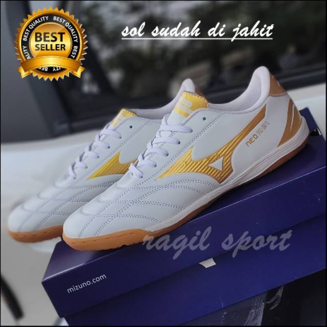 sepatu mizuno futsal