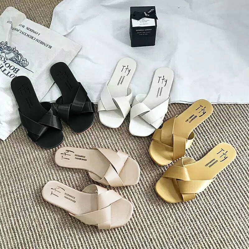 DAFF 18 FLIPFLOP SILANG