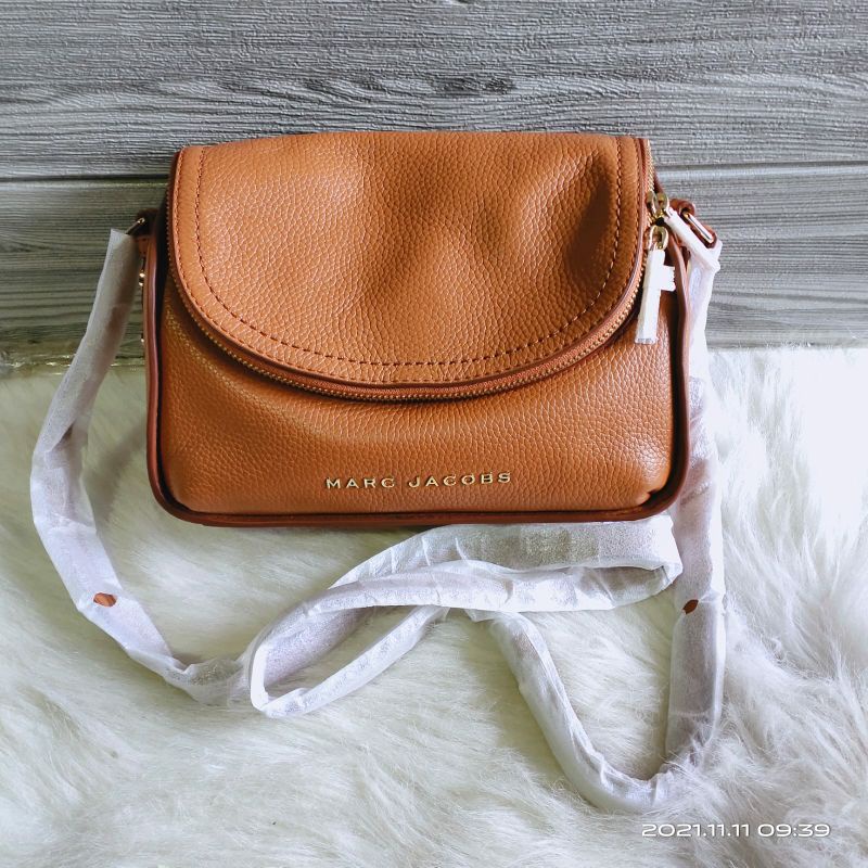 marc jacobs groove mini leather smoked almond