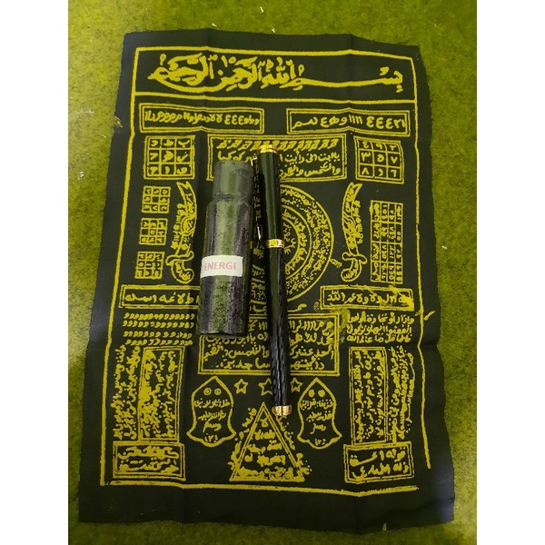 

pulpen dan tinta yg sudah di asmak khusus utk buat rajahan