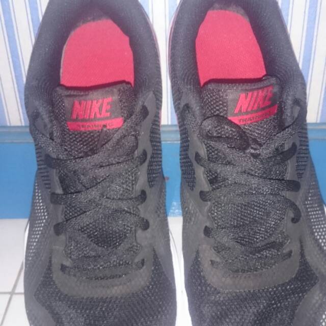Sepatu Nike flex training black gym red