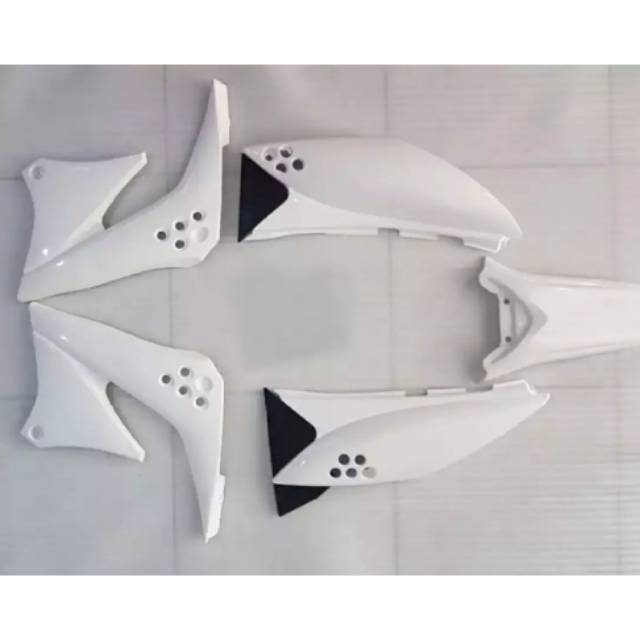 Cover Body KLX150 S Putih