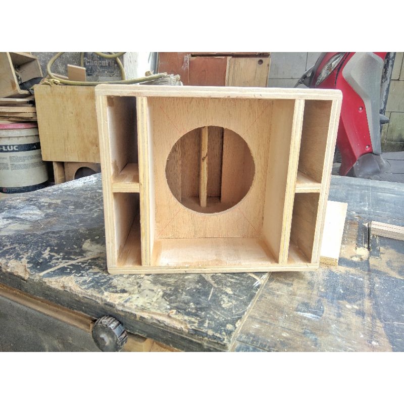 Box speaker 6 inch model spl audio 30*35*25cm