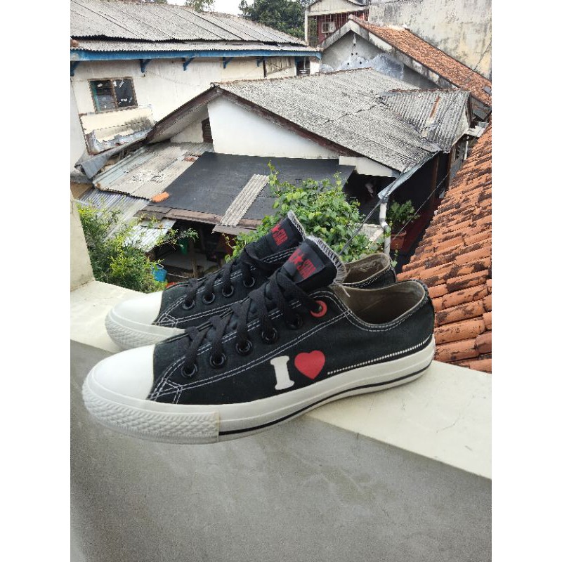 converse red product