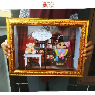 Boneka Flanel Wisuda in Frame Kado  Hadiah Graduation Murah 