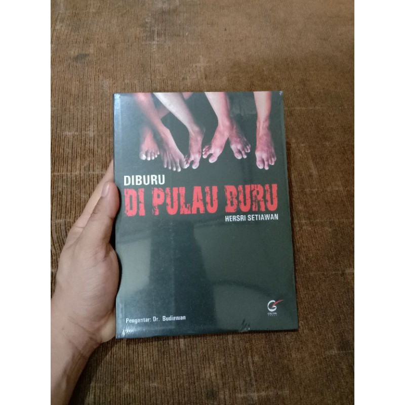 diburu di pulau buru - hersri setiawan