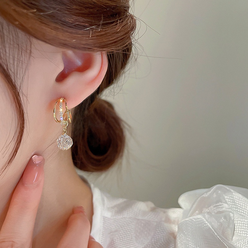 Anting Drop Zircon Bentuk Bulat Warna Emas Gaya Klasik Untuk Wanita