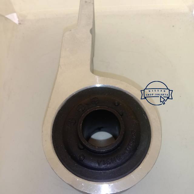 Bushing Arm Besar/Bushing Arm Bawah Nissan Xtrail T30
