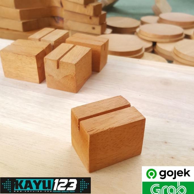 

Wooden Card Holder Ukuran 3x3x3 cm (WCH-04)