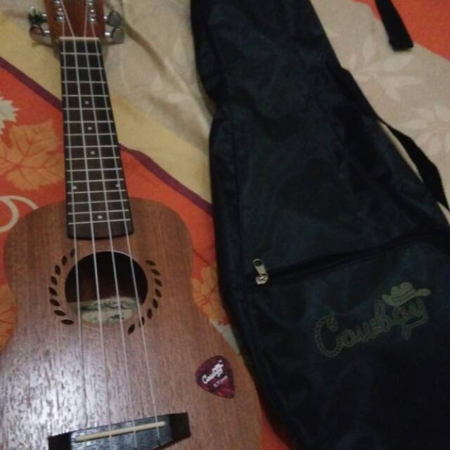GITAR UKULELE COWBOY SENAR 4