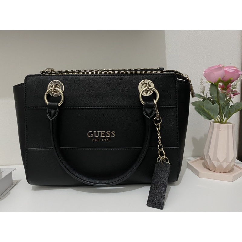Guess bags hitam
