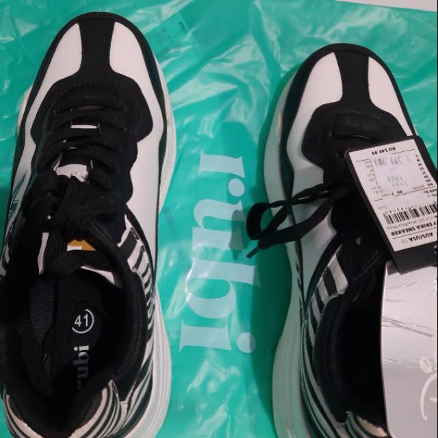 Rubi sepatu disney mickey