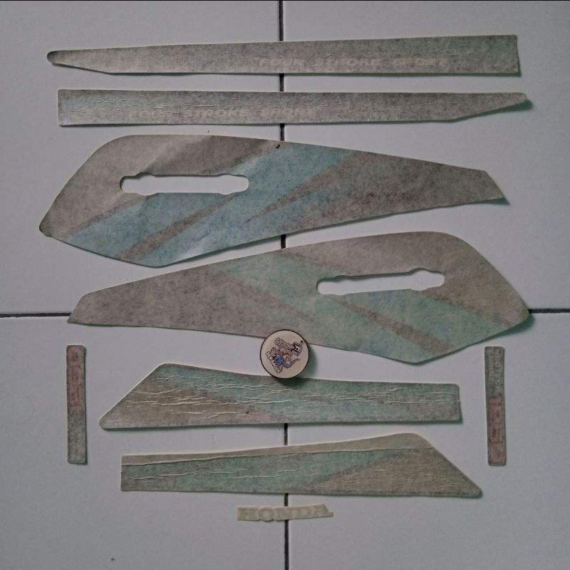 STRIP STRIPING STRIPPING STIKER STICKER LIS POLET DECAL BODY HONDA GL MAX GLMAX NEOTECH NEO TECH TAH