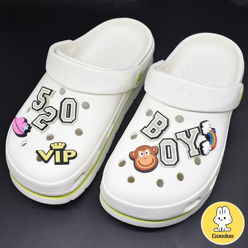 (COD)20 Types Pin Korea Sandal Jibbitz Bercahaya Stiker Bentuk Angka Huruf Gesper Sepatu Wanita PVC Untuk Dekorasi Taman Cocok Untuk Anak Aksesoris -Doo