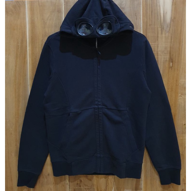 cp company second/thrift