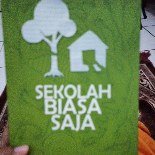 Sekolah Biasa Saja -  Toto Rahardjo