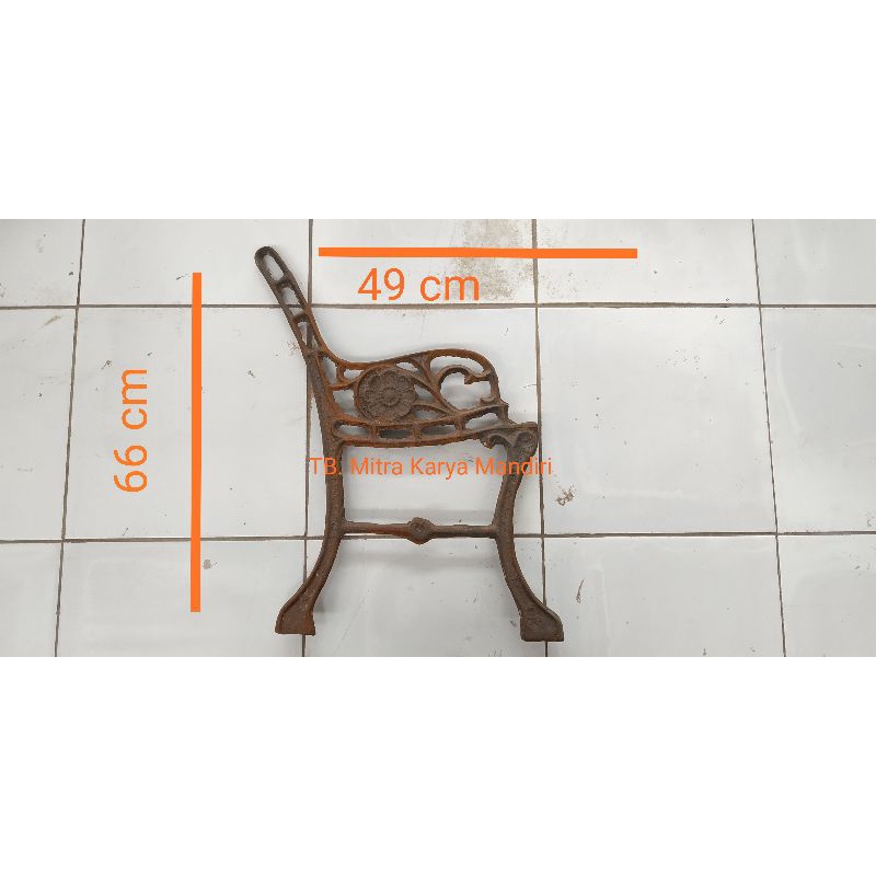 Ornamen Besi Cor Kaki Kursi 02 (Sepasang)