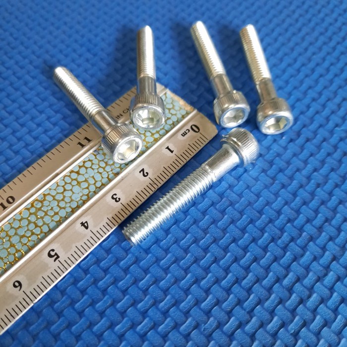 baut L5 3.5cm putih