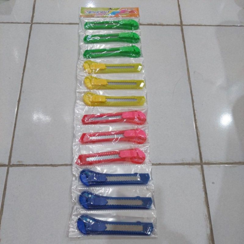 

(1 Pcs) Cutter Renceng Besar Amanda / Cutter Murah