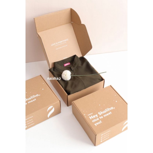 

Hampers Box by Naisha