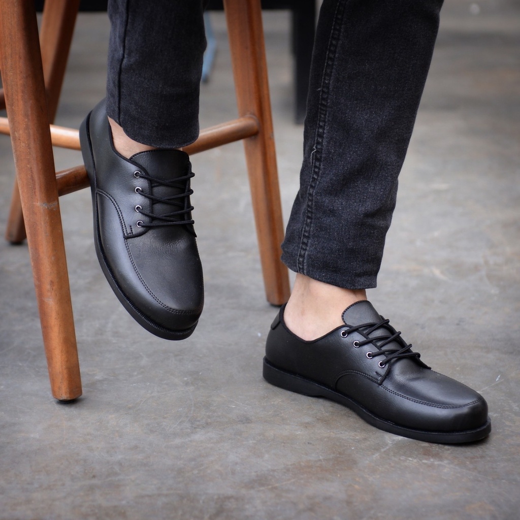 RIONZ X MODRIC BLACK SERIES - SepatuFormal Pantofel Pria Resmi Formal Tali Hitam Coklat Kulit PU Original Brown Kantor Kuliah Casual Gereja Pesta Kondangan Nikahan Kerja Perkantoran PNS Guru Gaya Trendy Kekinian Terlaris Murah