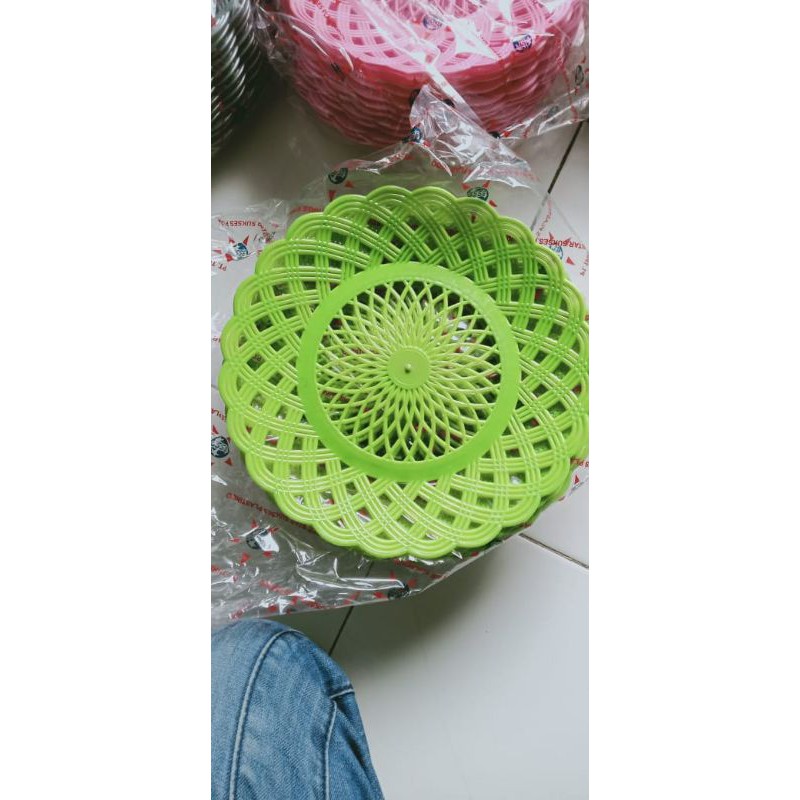 Piring Rotan Anyaman Plastik warna warni