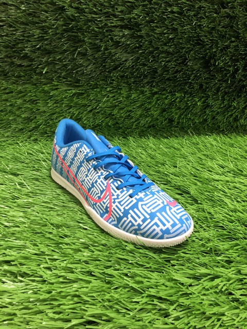sepatu sneakers pria cowok olahraga sport bola futsal nike mercurial vapor xiii academy cr7 shuai im