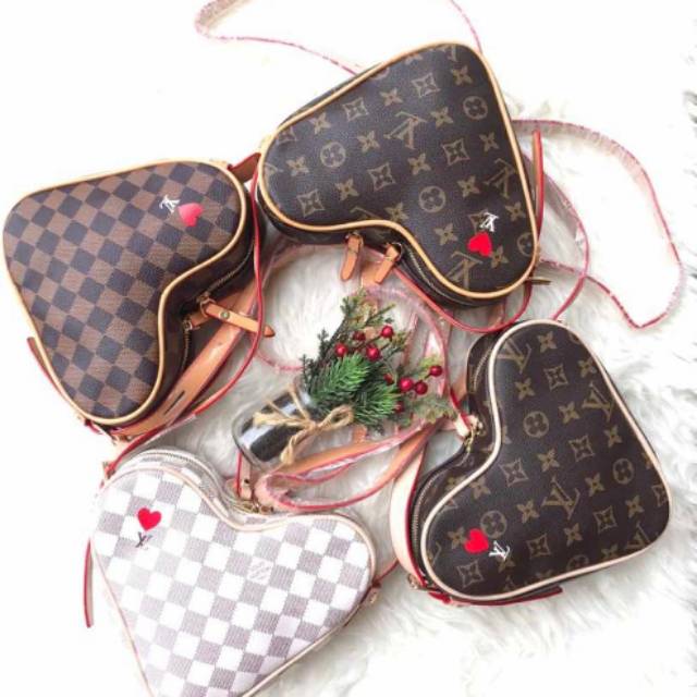 LV Love Bag BOITE CHAPEAU SOUPLE